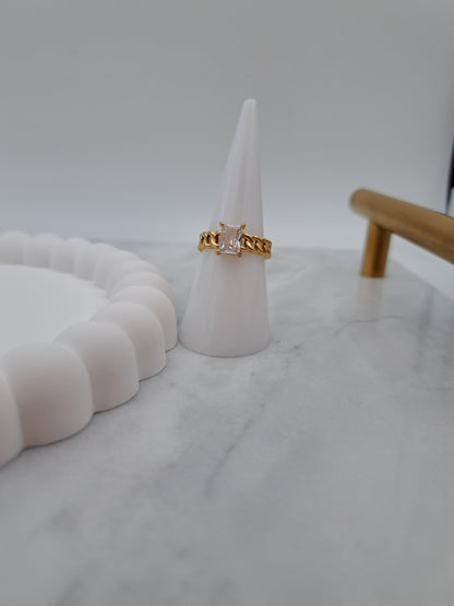 Lara Ring