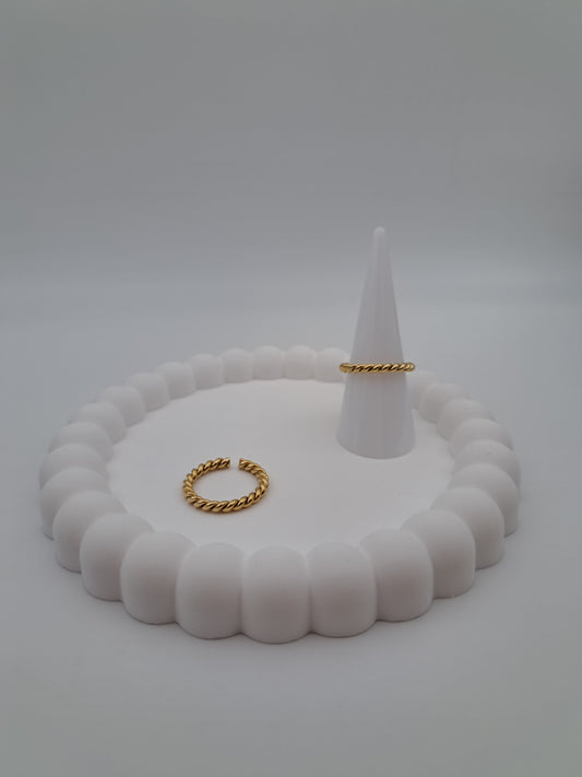 Twisted Ring