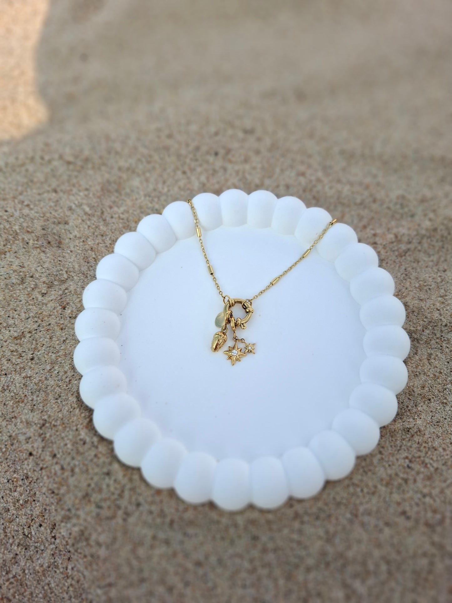 Erdbeeren Charm - gold