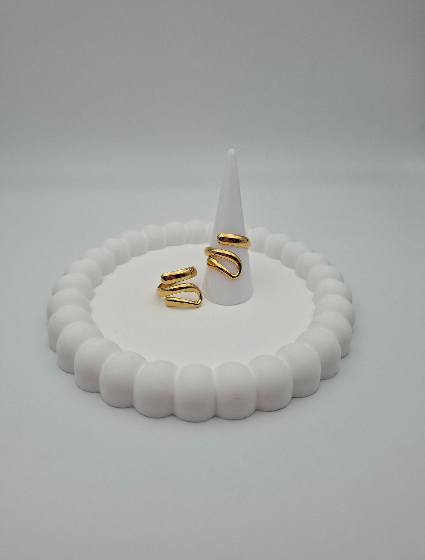 Mona Ring