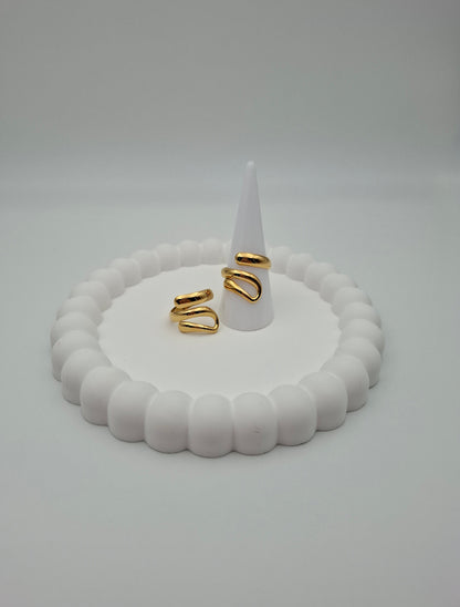 Mona Ring