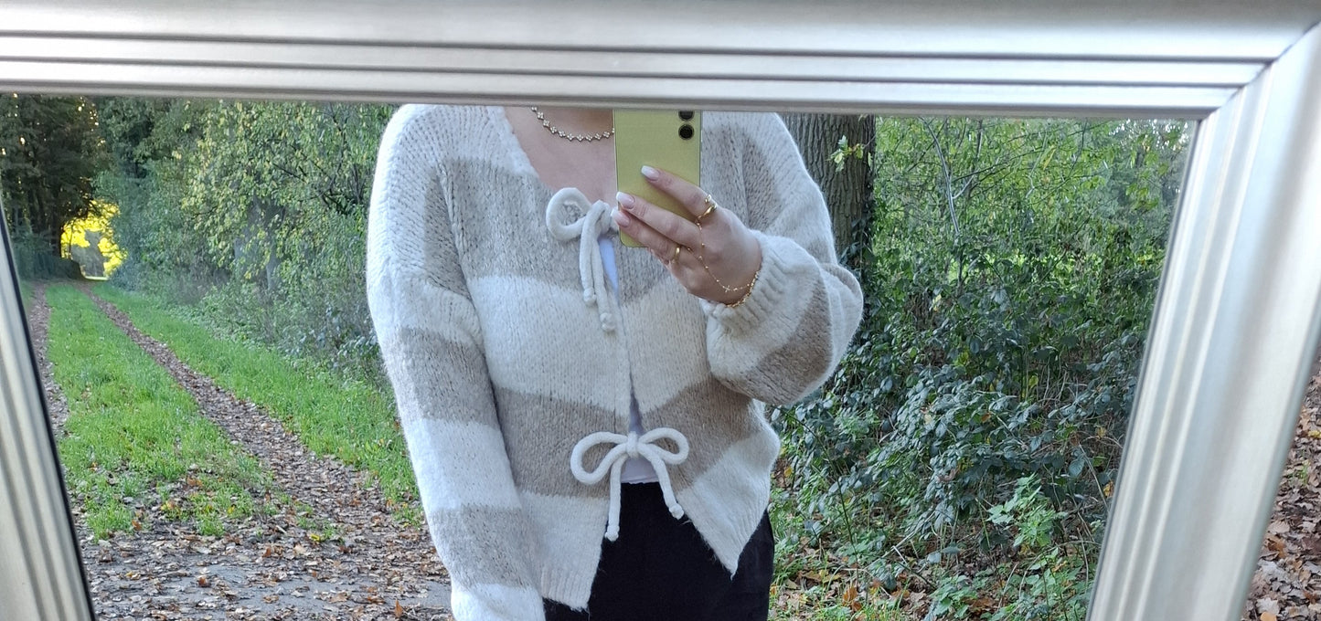 Classic Lines Bow Strickjacke